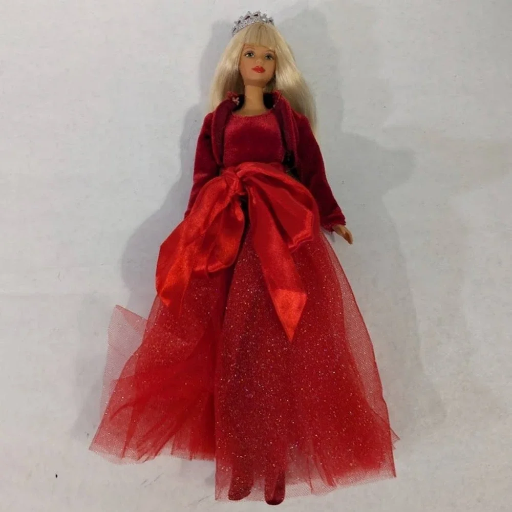 Vintage Very Velvet Barbie 1998 Blond Red Mattell Sparkly Tull Overlay 20528